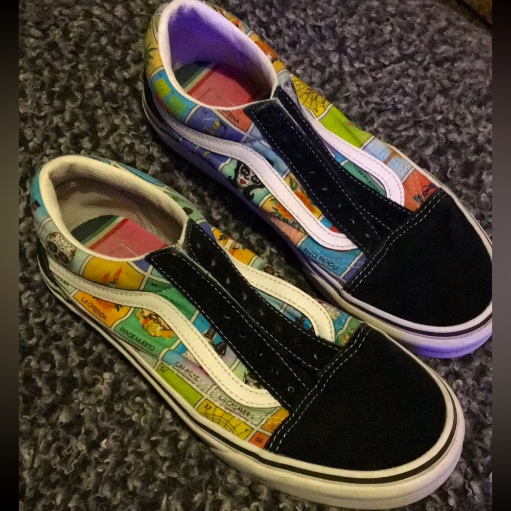 Size 7-7.5 women’s vans, barely worn, they just don’t fit me right